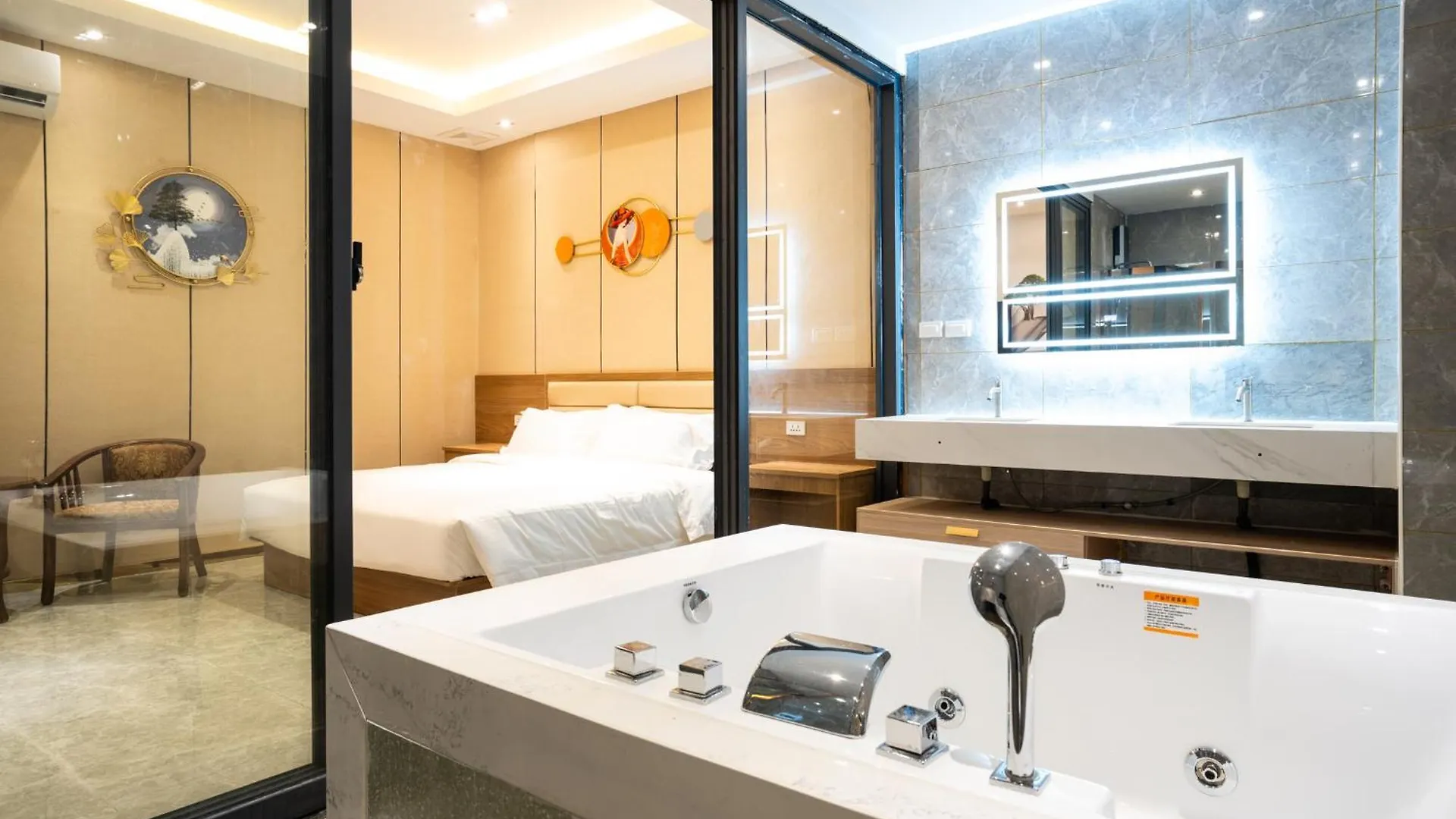 Home Me Hotel Manila
