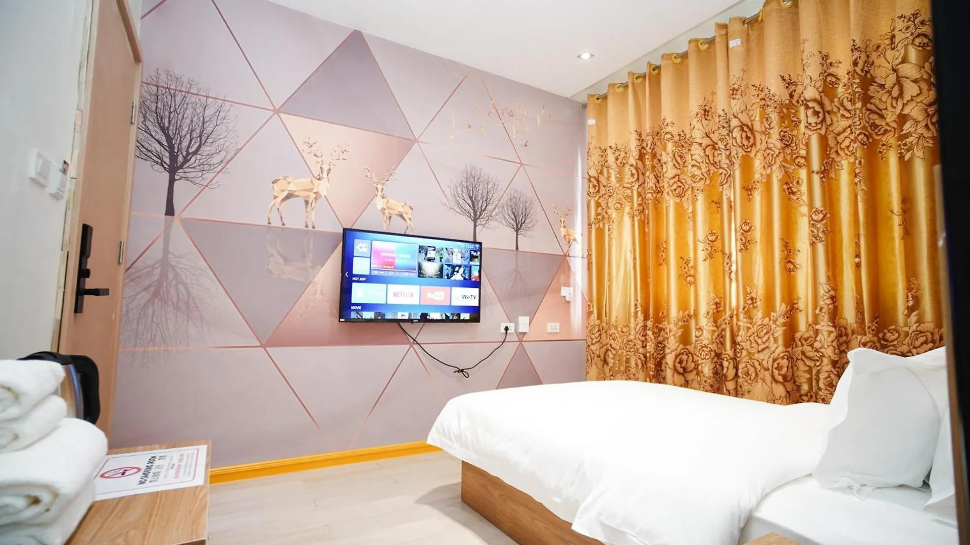 Home Me Hotel Manila 3*,