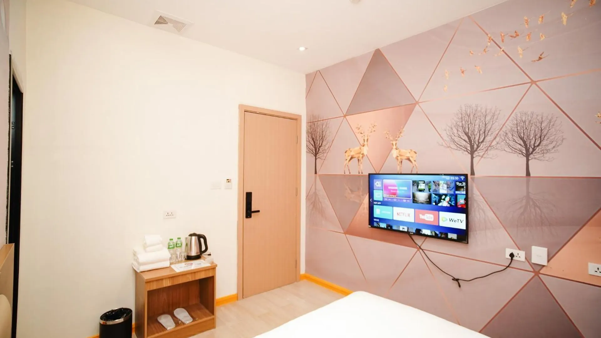 Home Me Hotel Manila