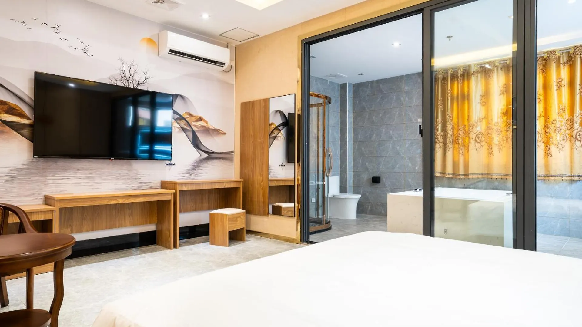 Home Me Hotel Makati City